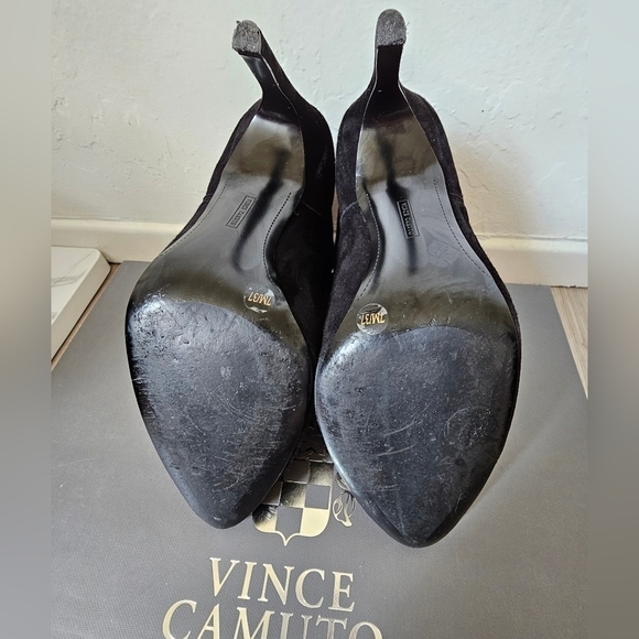 VINCE CAMUTO Black Heeled Boots – Size 7M – With Original Box 🖤👢 - Picture 5 of 9